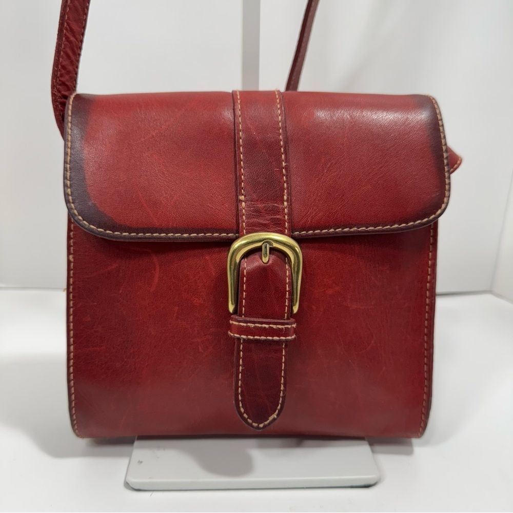 G.H Bass & Co.Womens Red Vintage Genuine Leather Crossbody Bag